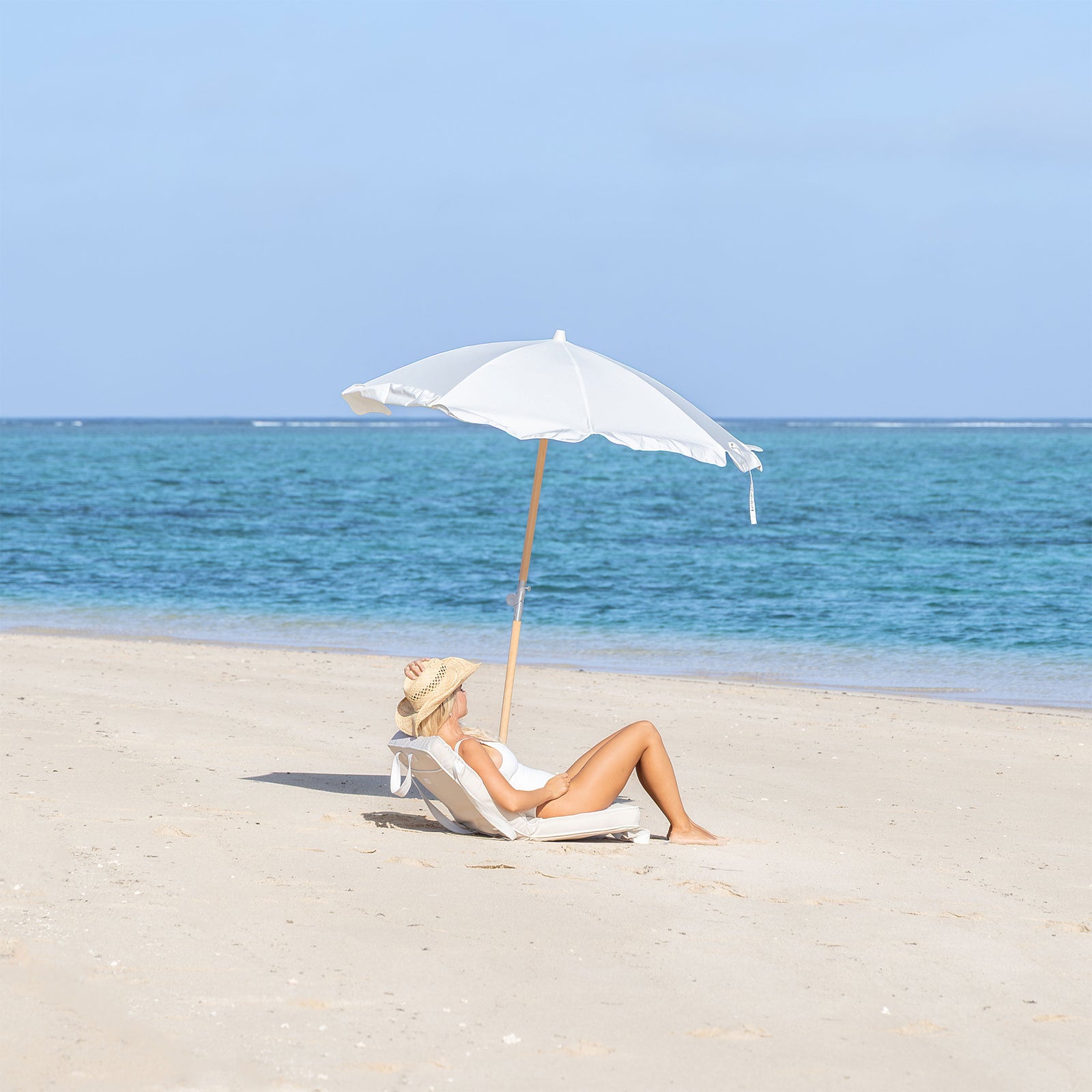Sunnylife Take Anywhere Folding Chair Oyster