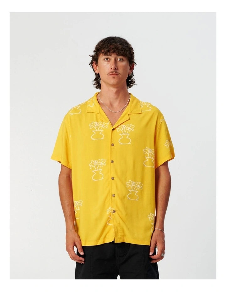 Critical Slide Mellow Resort SS Shirt yellow