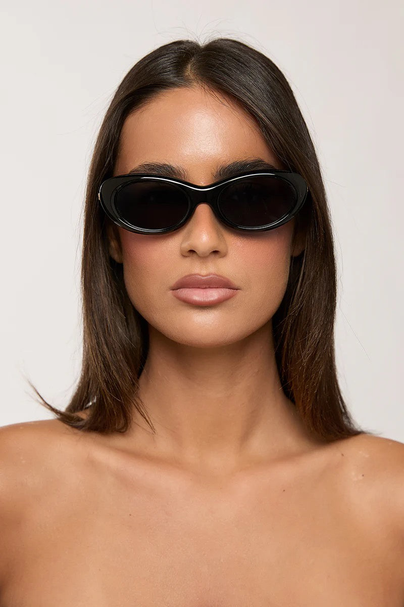 Peta + Jain Kyla Sunglasses Black/Smoke Lens