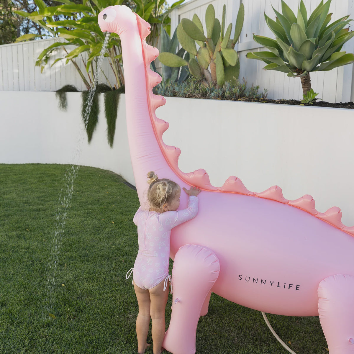 Sunnylife Dino Giant Sprinkler Pink