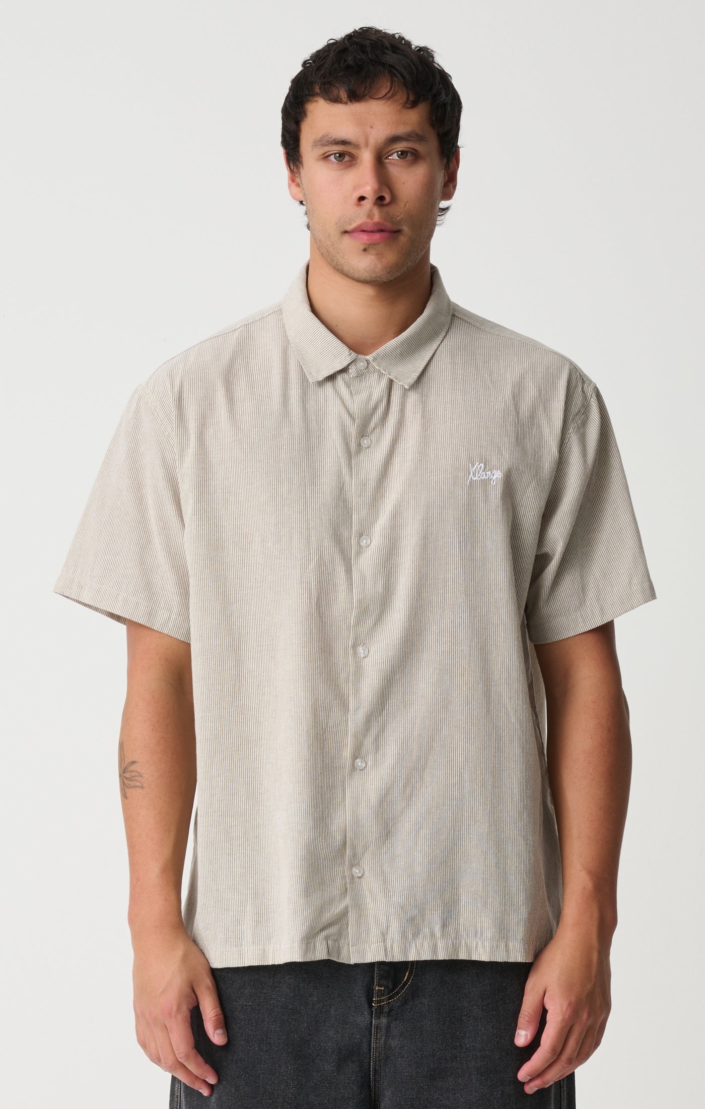 XLARGE Oxford Script SS Shirt Mocha Stripe
